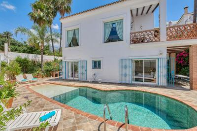 Amapola House Exclusive Private Pool, BBQ & Pet Friendly Torreblanca Fuengirola by Groway Home