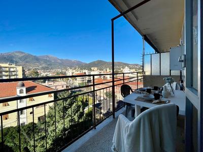[150mt dal Mare] Monolocale in Centro con Vista Aperta, Wi-Fi e A/C