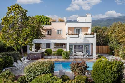 Villa IO