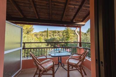 Mimosa Apartments with Pool