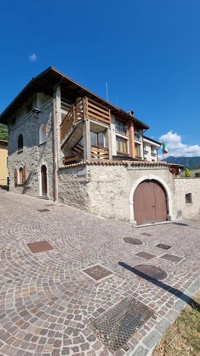 Casa con vista panoramica in zona tranquilla