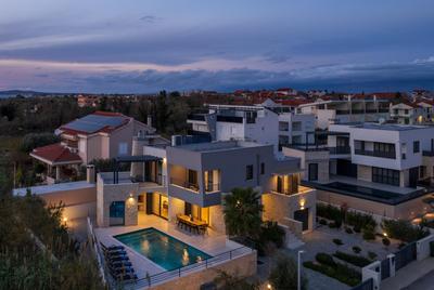 Villa Roca with heated pool and sauna