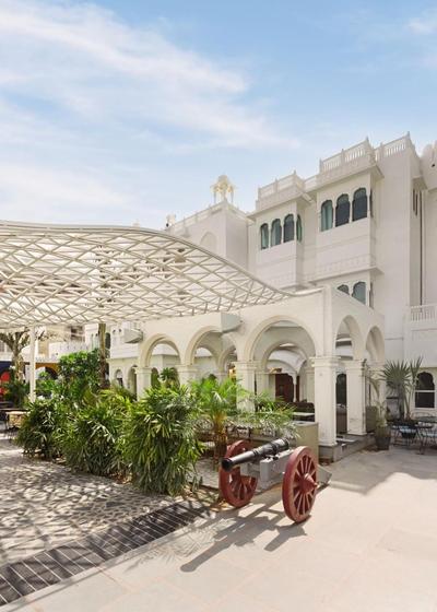 DYORE House by Bharat Mahal Palace