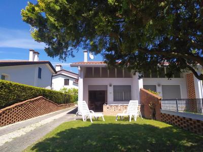 Bright villa with private garden - Beahost Rentals