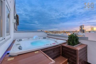 Beautiful 3BR Triplex penthouse with Hot-Tub by 360 Estates