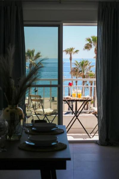 wunderschöne, nagelneu renovierte Strandwohnung