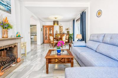 Beatriz- Amazing House in 1 min Walk to the Beach Ref 101