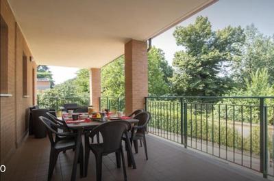 A TERRACE ON THE PARK