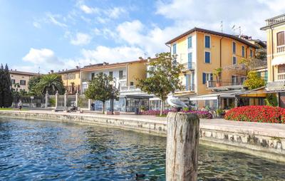 Spiaggia d'oro Apartment Lake View