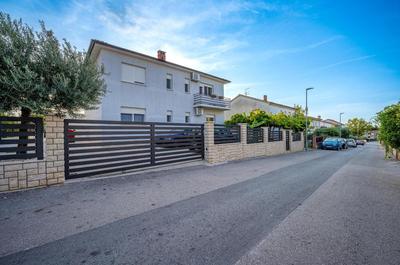 Ferienhaus Georgine mit Pool