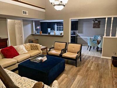 Modern Living Space Perfect for Group Gatherings!