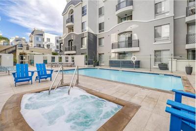 Queen Private Room in Shared Two Bedroom Apartment Marina Del Rey & Venice - Sleeps 2