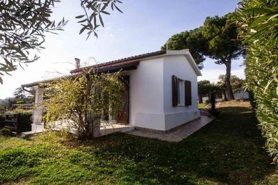 N110 - Numana, villa con giardino e vista mare