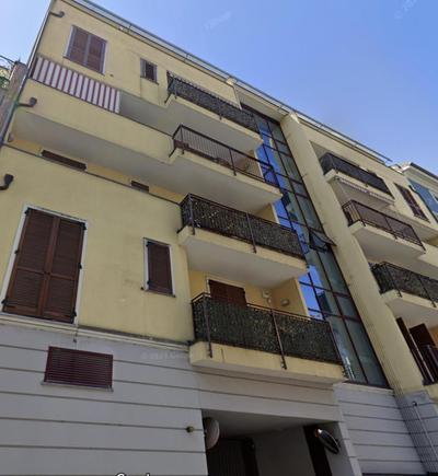 Big Bright Flat in Milano close to Loreto square