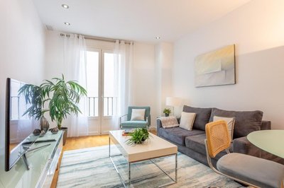 Cozy 2BR Apartment Steps from Plaza Mayor