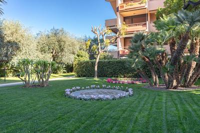 H11 [Verde Giada] Piscina - Tennis - Parcheggio