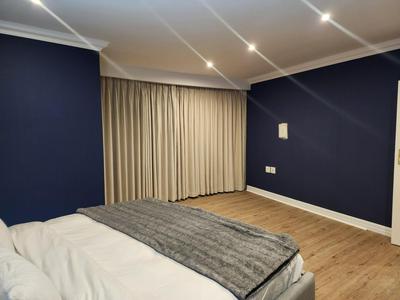 Bryanston Crescent photo 2