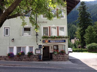 Saskia Residence