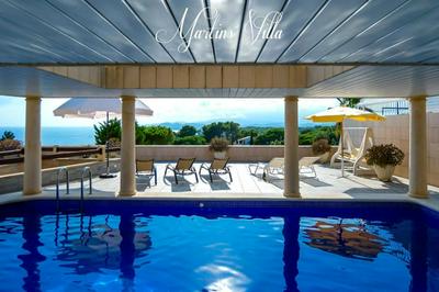 Martin 's Villa. House on the beach with pool