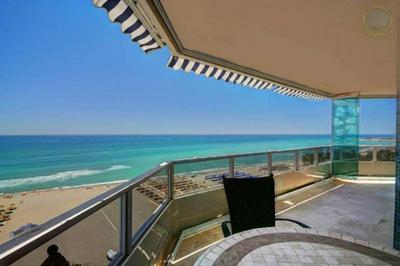 Luxury Suite Penthouse 4 bedrooms facing the sea