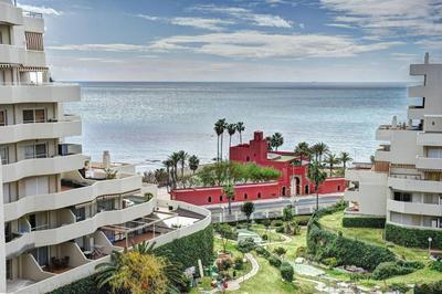 Apartment with sea views and large terrace
