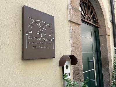 DOMUS TUSCIA APARTMENTS Via Estrema 2