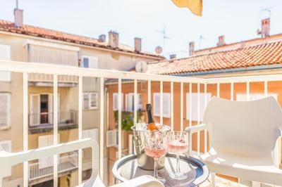 Central rooms in Old Town by Belmont Realty