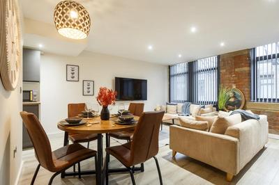 Modern and Cozy Two-Bed Apartment in Bradford