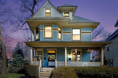 4 - 5 Bed Apt Victorian Beach House in Asbury Park