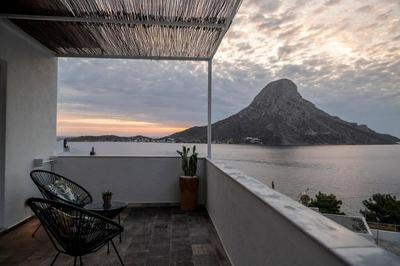 Manifesto Seaview Apartment I