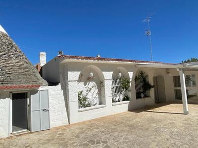 TRULLO AMAGA