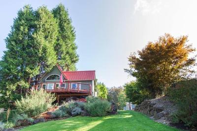 Milwaukie Riverfront Guest House