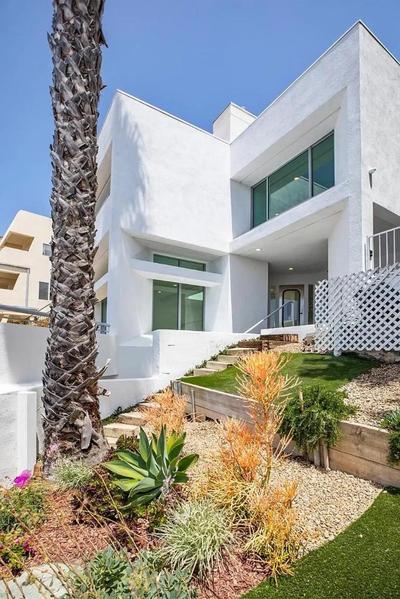 Malibu Breeze - hot tub, ocean view, steps to beach