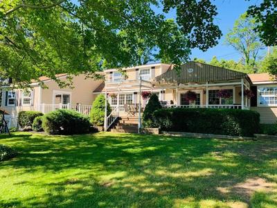 Spacious Lakefront - Remodeled, Views & All Amenities Included