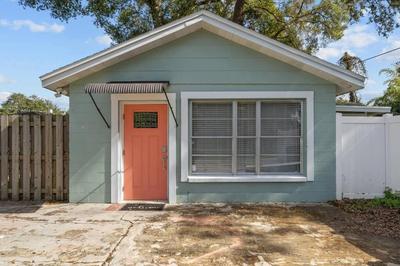 Comfy Modern Farmhouse Cottage w/ Private Patio!