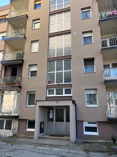 Studio apartman Dora