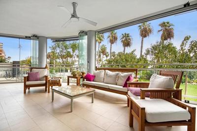 APARTAMENTO CON ESPECTACULAR TERRAZA FRENTE AL MAR