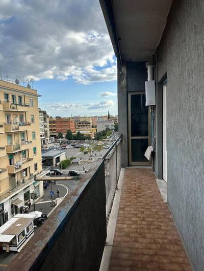 [Metro C - Centocelle] Ampio Appartamento con tre camere da letto