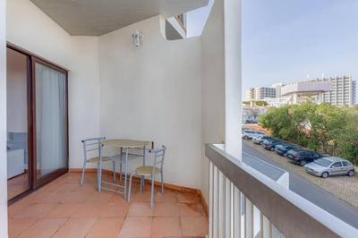 VILA MAGNA - Apart renovado para 4 com piscina e Ar condicionado