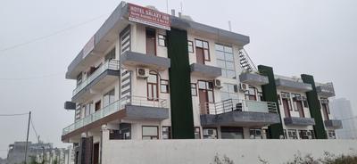 FabHotel Galaxy Greno Celebration