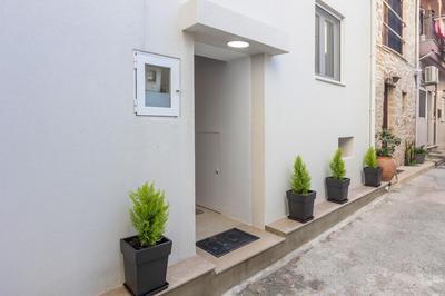 Efrosini Apartments