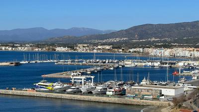 Precioso apartamento con vistas espectaculares de la Bahia Roses AV-48