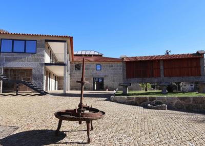 Casa d'Henrique Retreat Pool and Spa