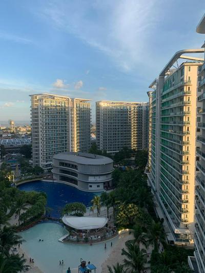 Azure Urban Resort by La Casa Naranja