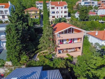 Villa Monticello Crikvenica, 200m from sea with rome garden