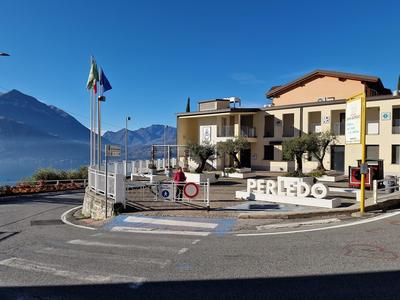 fai pausa o lavora al lago