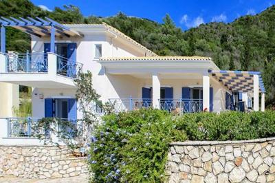 Villa Del Sol with view and pool