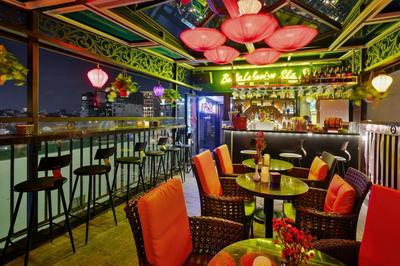 Bella Premier Hotel & Rooftop Skybar