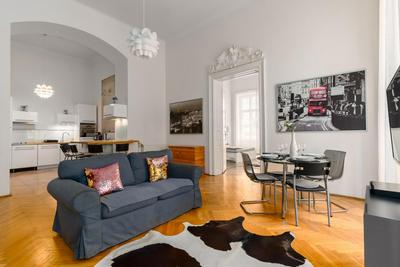 Broadway apartment downtown -2 Bedrooms-2 Livingrooms