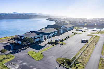 Waldport Bayfront Hotel & Restaurant